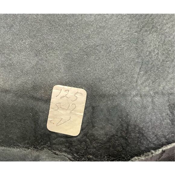 VINTAGE Leather Coat With Fox Fur Collar - Picture 9 of 9